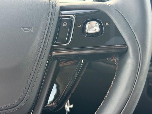 New 2025 Lincoln Aviator AWD w/ Equipment Group 101A image 16