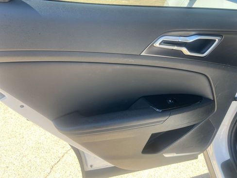 Certified 2023 Kia Sportage EX FWD image 10