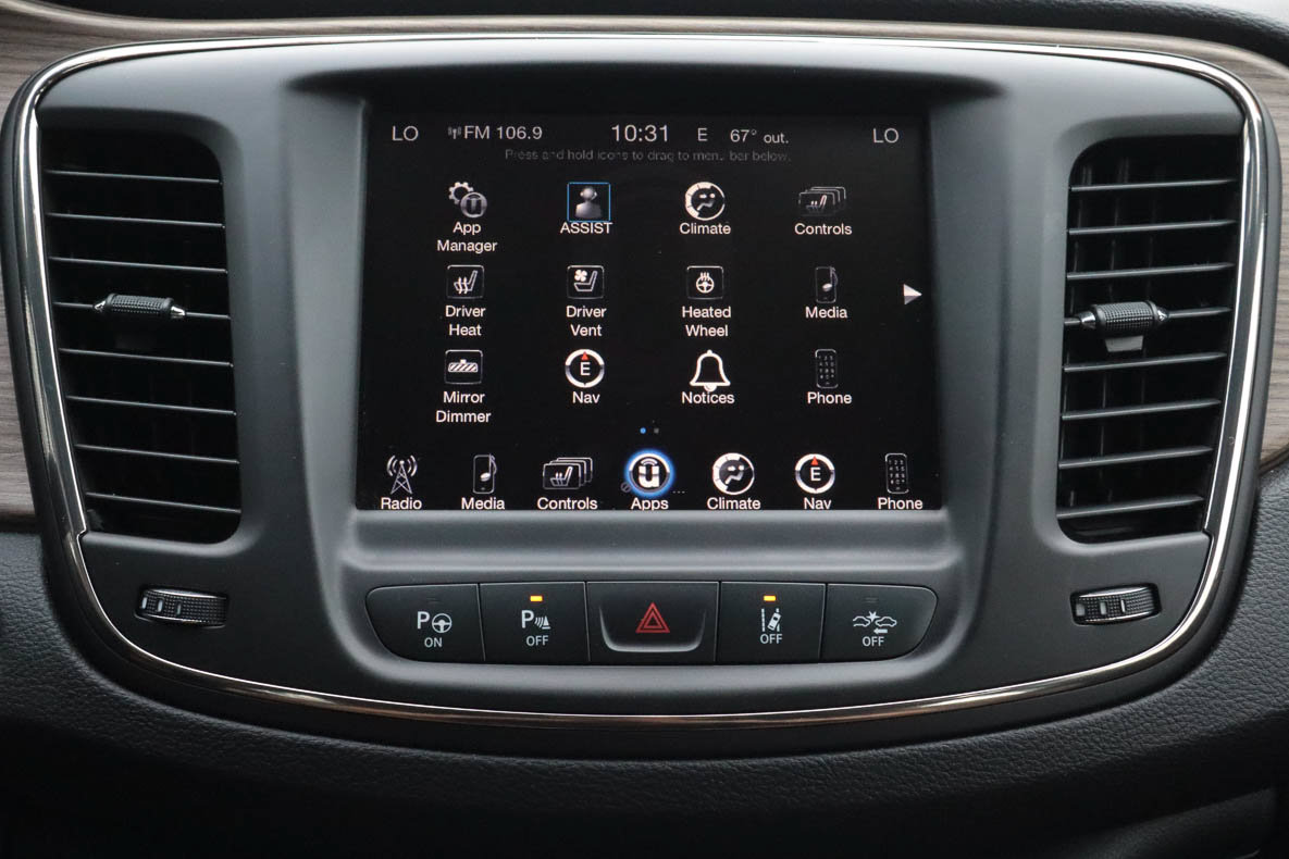 Used 2016 Chrysler 200 C w/ Premium Group FWD image 20