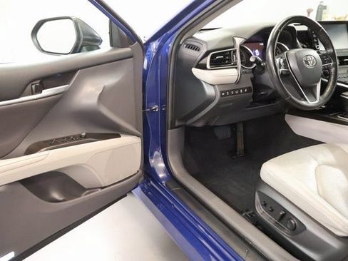 Used 2023 Toyota Camry XLE w/ Navigation Package FWD image 9