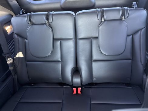 New 2026 Ford Explorer ST-Line w/ ST-Line Street Pack image 23