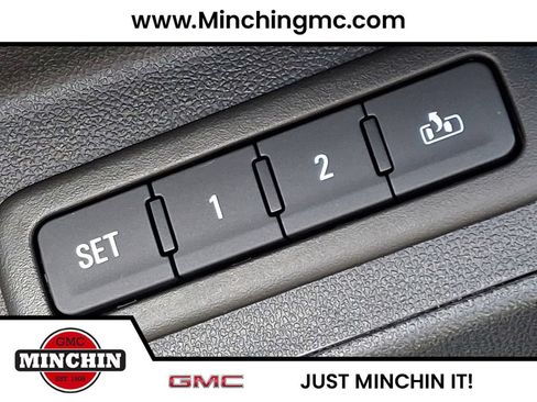 Used 2023 Chevrolet Equinox Premier AWD/4WD image 27