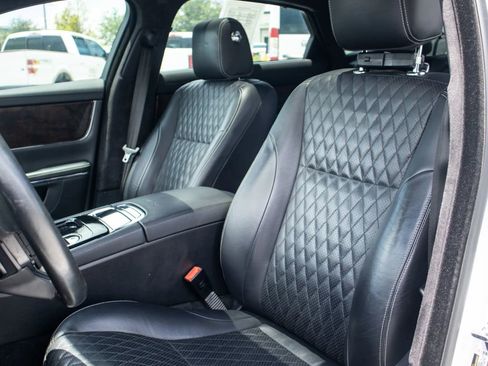 Used 2019 Jaguar XJ L Portfolio RWD image 31