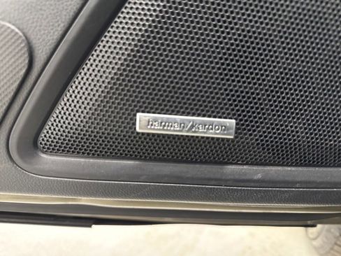 Used 2020 Subaru Outback Touring w/ Popular Package #2 image 10