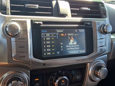 Used 2017 Toyota 4Runner SR5 AWD/4WD image 17