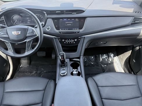 Used 2024 Cadillac XT5 Premium Luxury image 3