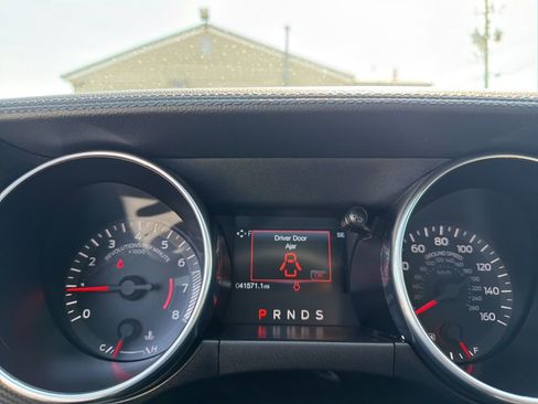 Used 2018 Ford Mustang Coupe image 10