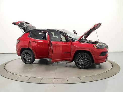 Used 2024 Jeep Compass Limited w/ High Altitude Package image 16