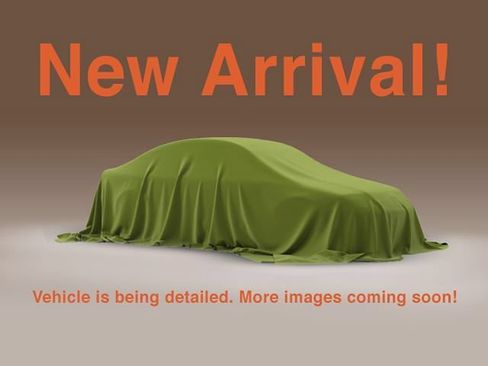 Used 2023 Chrysler Pacifica Touring-L FWD image 2