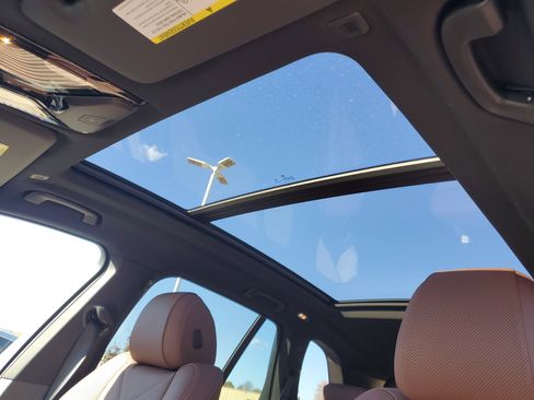 Certified 2024 BMW X5 xDrive40i w/ Premium Package image 8