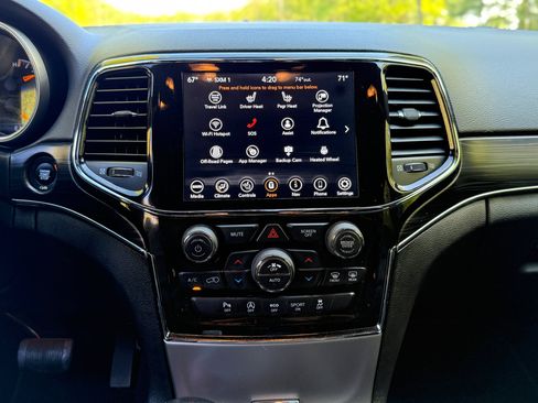 Used 2021 Jeep Grand Cherokee Limited image 24