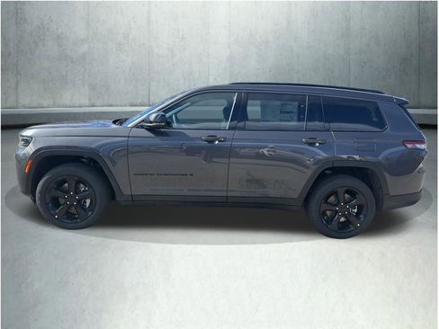 New 2026 Jeep Grand Cherokee L Limited w/ Limited Altitude Package AWD/4WD image 2