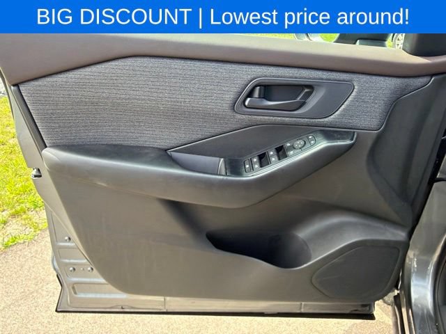 Used 2023 Nissan Rogue S FWD image 17
