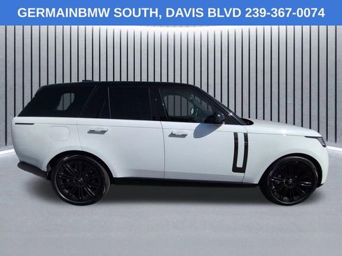 Used 2022 Land Rover Range Rover SE AWD/4WD image 4