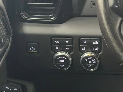 Used 2022 GMC Sierra 1500 AT4 w/ AT4 Preferred Package AWD/4WD image 14