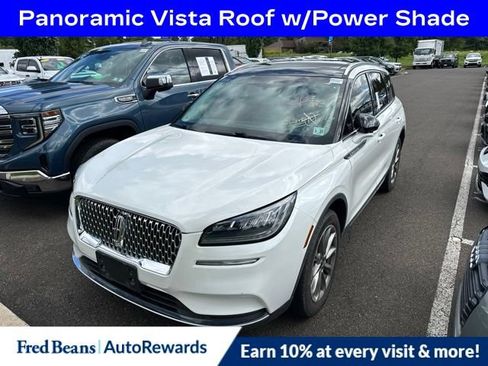 Used 2022 Lincoln Corsair AWD w/ Premium Package image 3