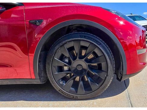 Used 2024 Tesla Model Y Long Range AWD/4WD image 6