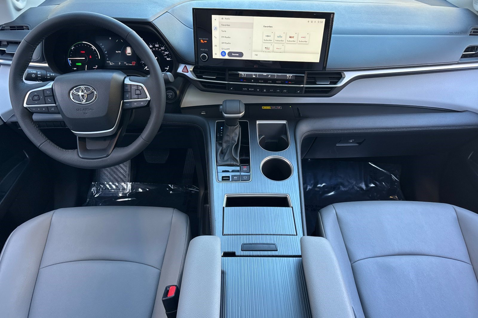 Used 2025 Toyota Sienna XLE w/ XLE Plus Package AWD/4WD image 16