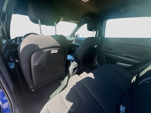 Used 2025 Hyundai Elantra Sport FWD image 21