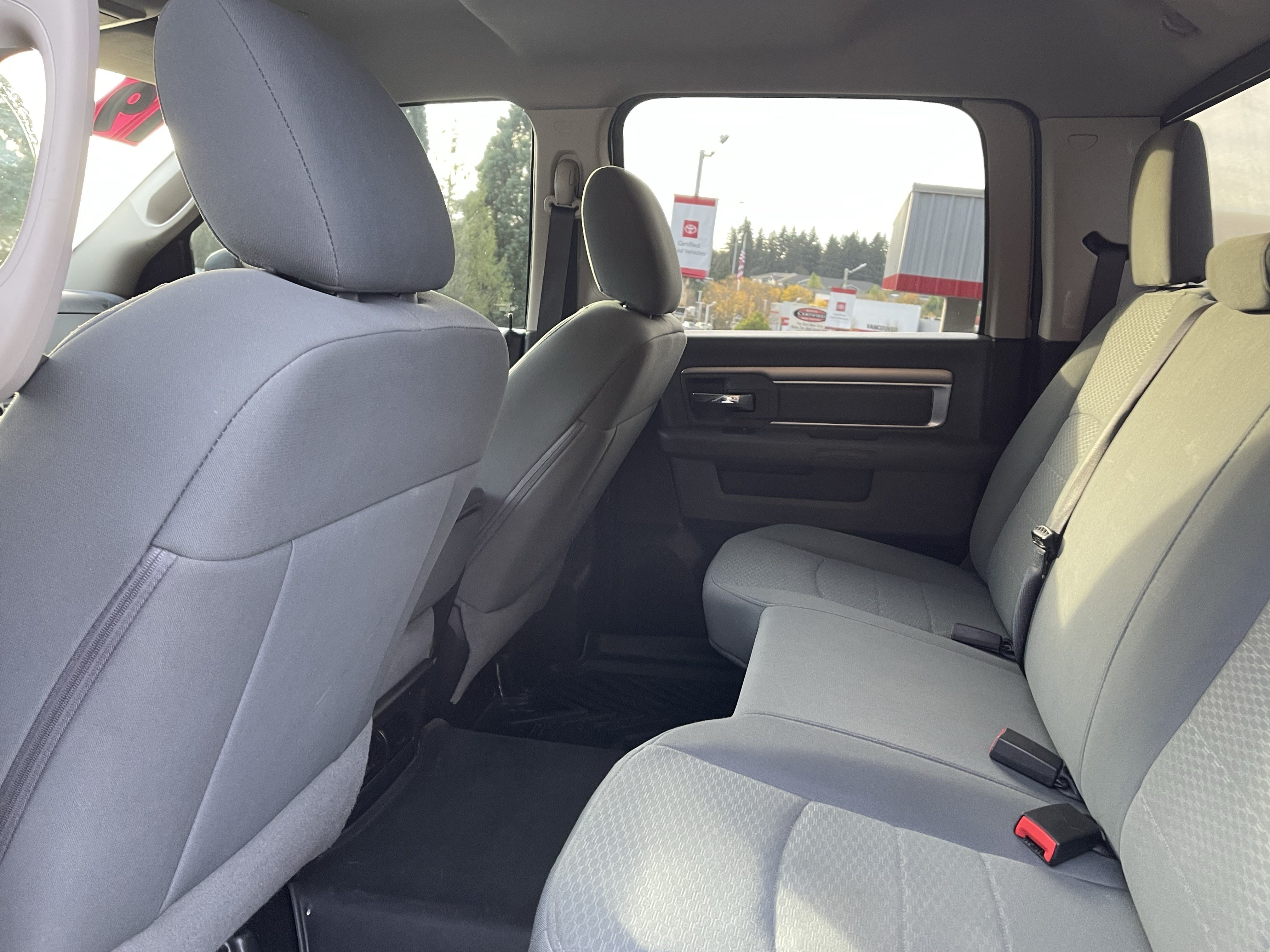 Used 2019 RAM 1500 Classic SLT AWD/4WD image 14