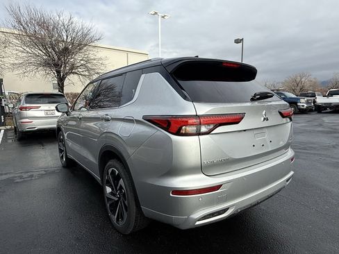 Used 2025 Mitsubishi Outlander SEL image 7