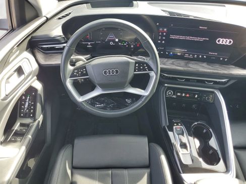 Used 2025 Audi Q5 Premium Plus w/ Premium Plus image 12