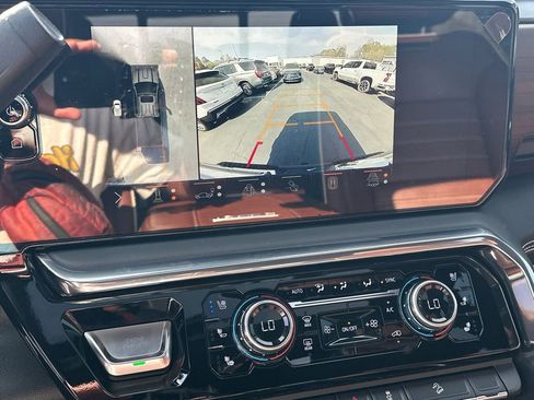 Used 2024 GMC Sierra 2500 Denali Ultimate image 31