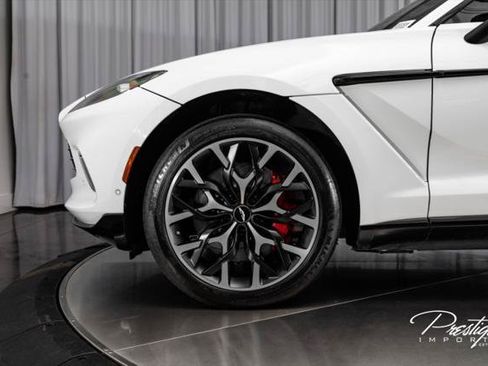 Used 2021 Aston Martin DBX AWD/4WD image 11