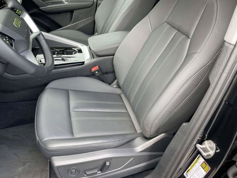 Certified 2025 Audi Q5 Premium w/ Convenience Package AWD/4WD image 17