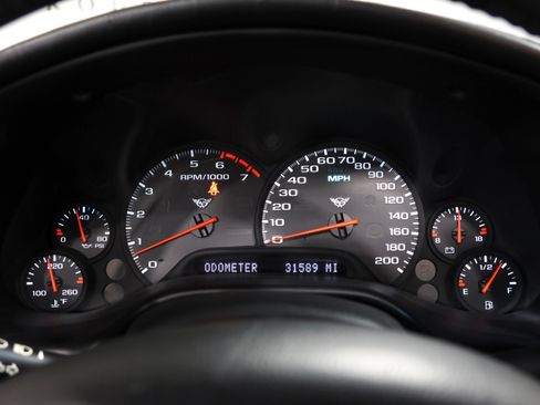 Used 2004 Chevrolet Corvette Convertible w/ Preferred Equipment Group RWD image 60