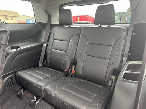 Used 2023 GMC Acadia SLT image 12