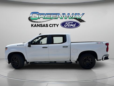 Used 2024 Chevrolet Silverado 1500 Custom w/ Turbomax Blackout Package AWD/4WD image 5