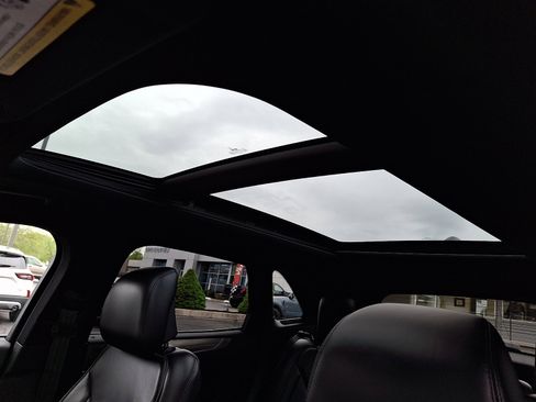 Used 2017 Lincoln MKC Select w/ Select Plus Package AWD/4WD image 15