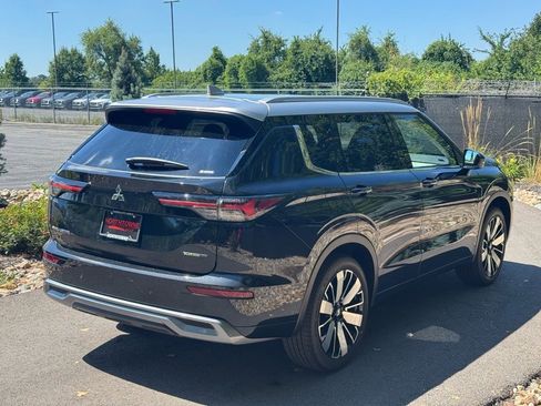 New 2025 Mitsubishi Outlander AWD image 5