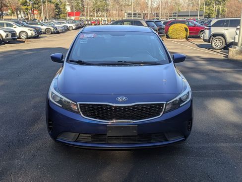 Used 2018 Kia Forte LX image 2