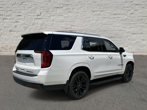 Used 2022 GMC Yukon SLT w/ SLT Premium Package image 5