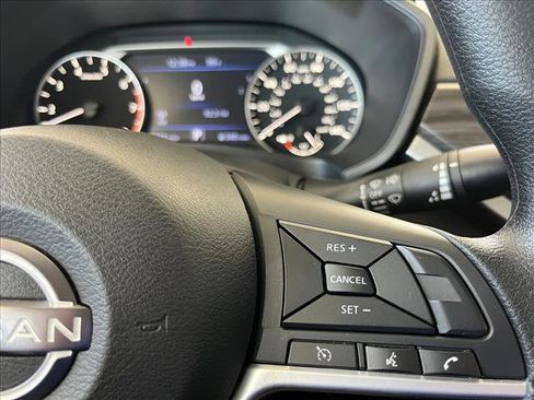 Used 2025 Nissan Altima 2.5 SV FWD image 19