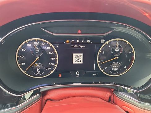 Used 2021 Bentley Flying Spur V8 image 30