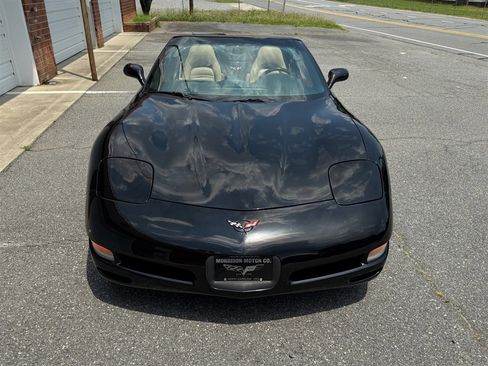 Used 2002 Chevrolet Corvette Convertible w/ Preferred Equipment Group1 image 13