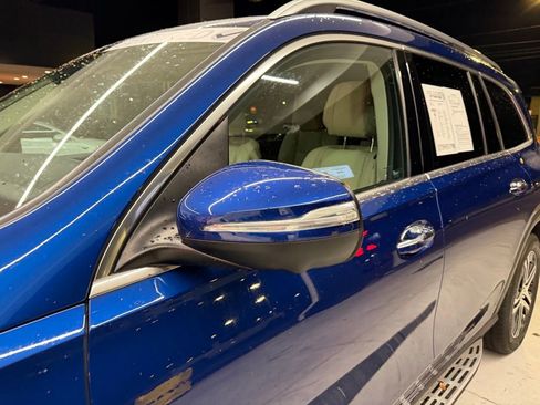 Used 2022 Mercedes-Benz GLS 450 4MATIC image 10