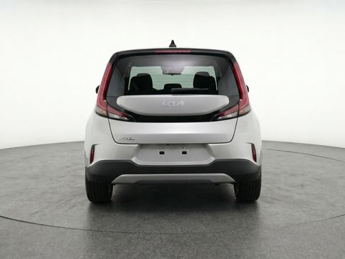 Used 2025 Kia Soul LX w/ LX Technology Package FWD image 7