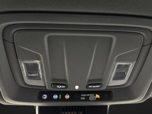 Used 2024 Chevrolet Silverado 2500 LT w/ Convenience Package image 26