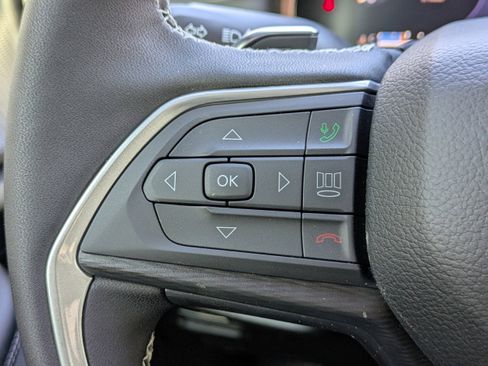 New 2025 Jeep Grand Cherokee Laredo image 27