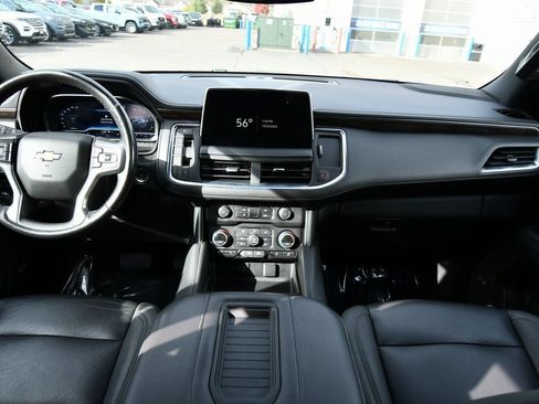 Used 2022 Chevrolet Tahoe LT w/ Luxury Package AWD/4WD image 3