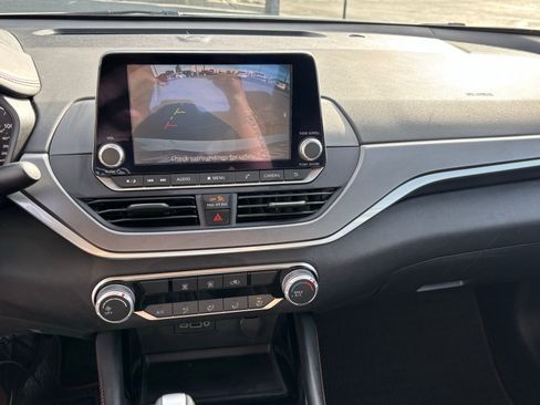 Used 2024 Nissan Altima 2.5 SR image 17