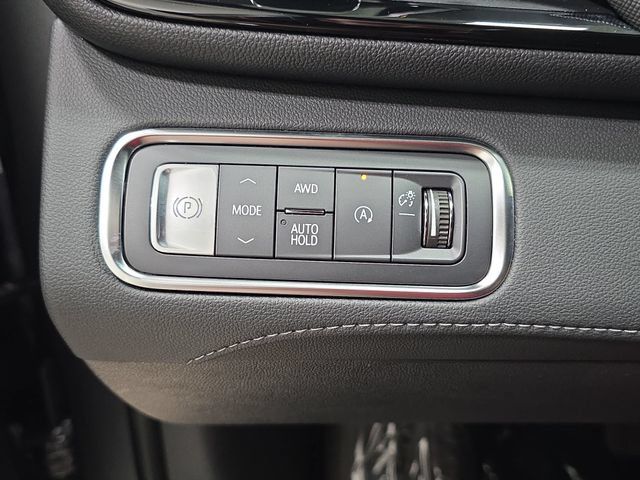 Used 2025 Buick Enclave Preferred AWD/4WD image 23