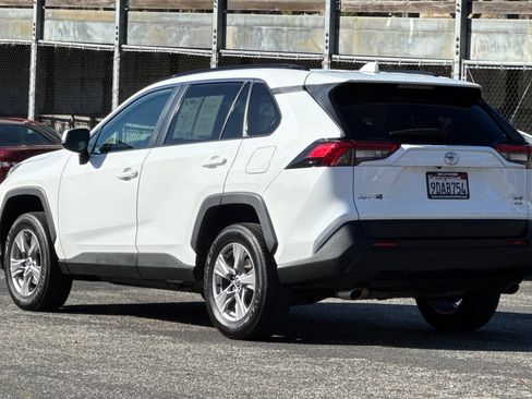 Used 2022 Toyota RAV4 XLE image 6