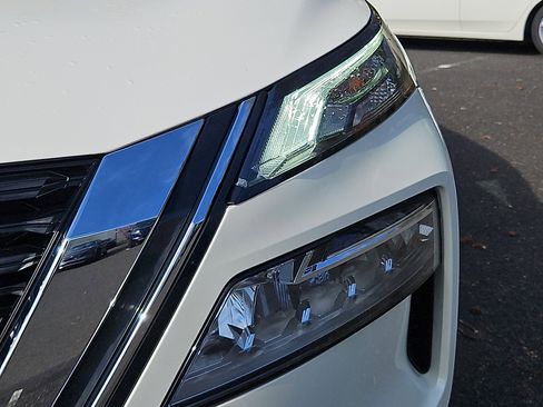 Certified 2023 Nissan Rogue SV w/ SV Premium B Package image 9