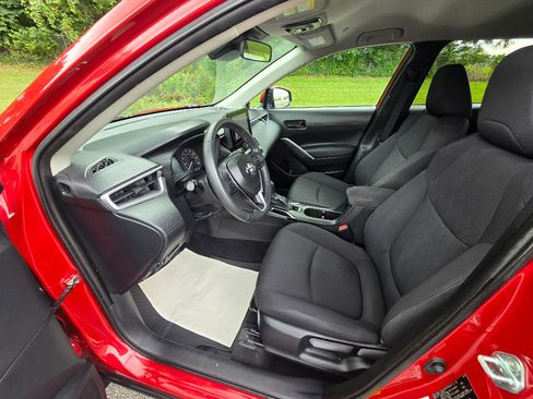 Used 2023 Toyota Corolla Cross LE FWD image 12