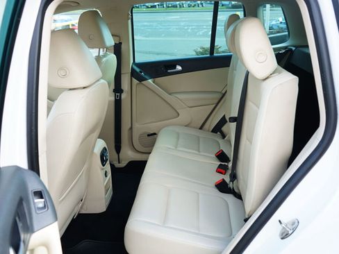 Used 2014 Volkswagen Tiguan SEL image 14
